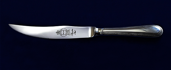 Bead steak knife