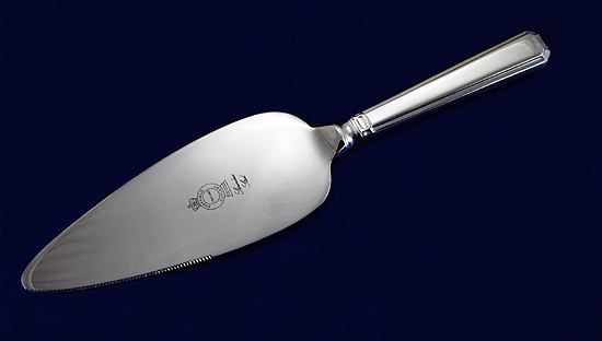 Grecian pie server